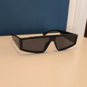 Black Rectangular Sunglasses